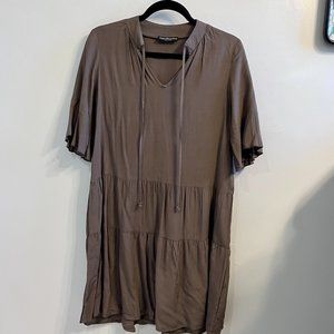 Brown tiered flowy midi dress